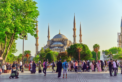 Istanbul,turkey-may,07,2016:,Sultan,Ahmed,Mosque,(blue,Mosque),square,With,People,Near