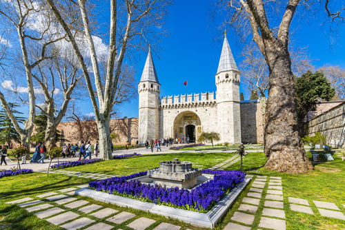 Istanbul,,Turkey,-,April,10,,2017,:,People,Are,Visiting